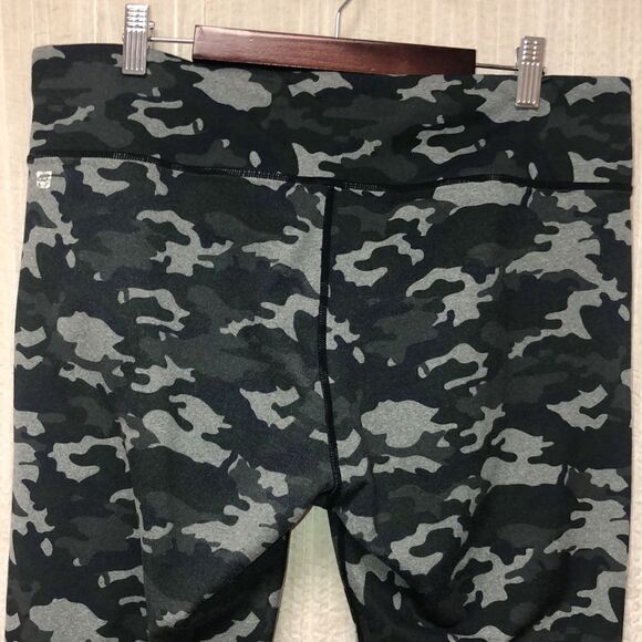 Fabletics XL Camo Green Charcoal Gray Define 7/8 High Waist PowerHold Leggings - Picture 8 of 12
